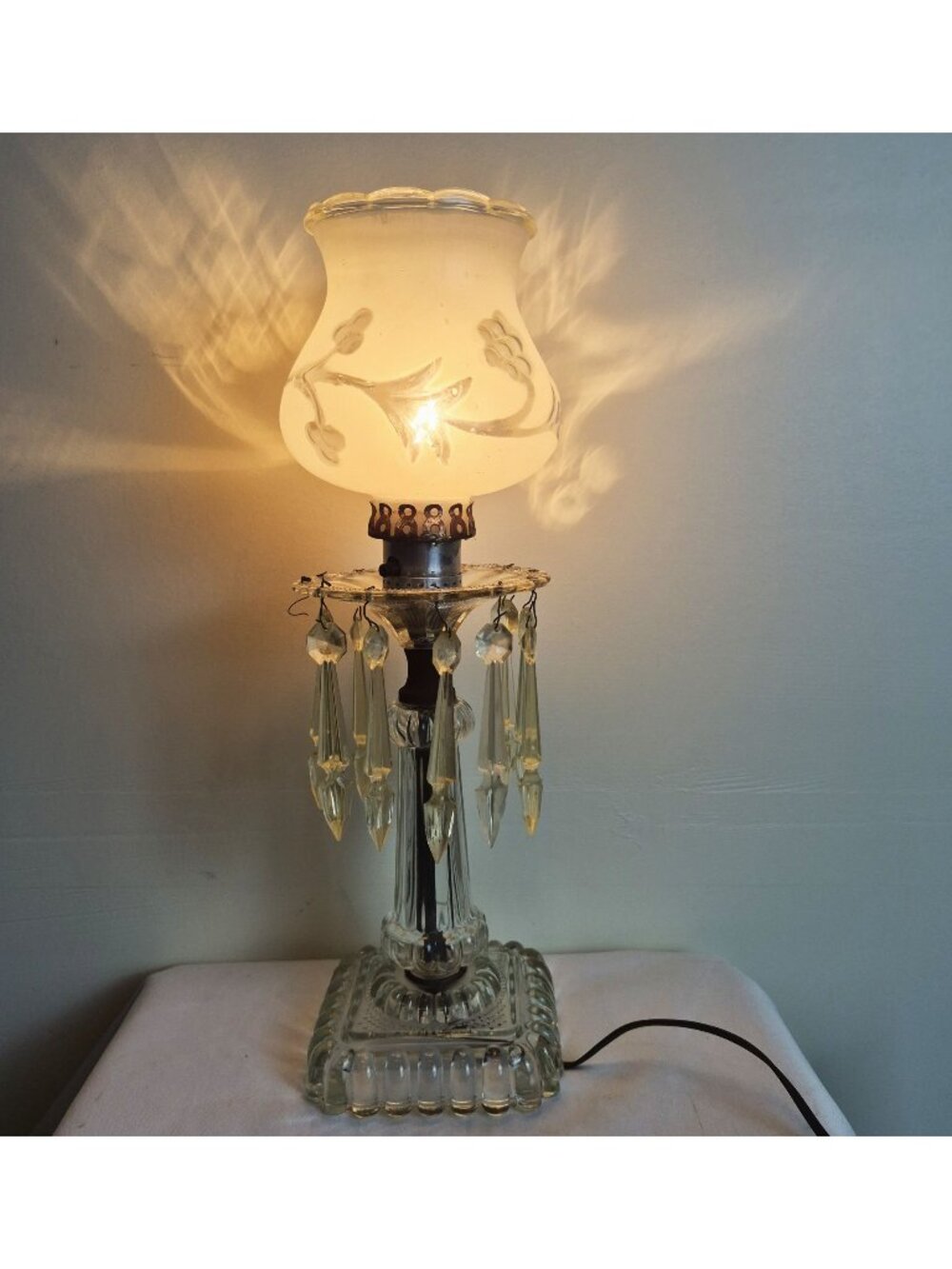 Vintage Boudoir Table Lamp Frosted Floral Glass Shade & Hanging Crystal Prisms